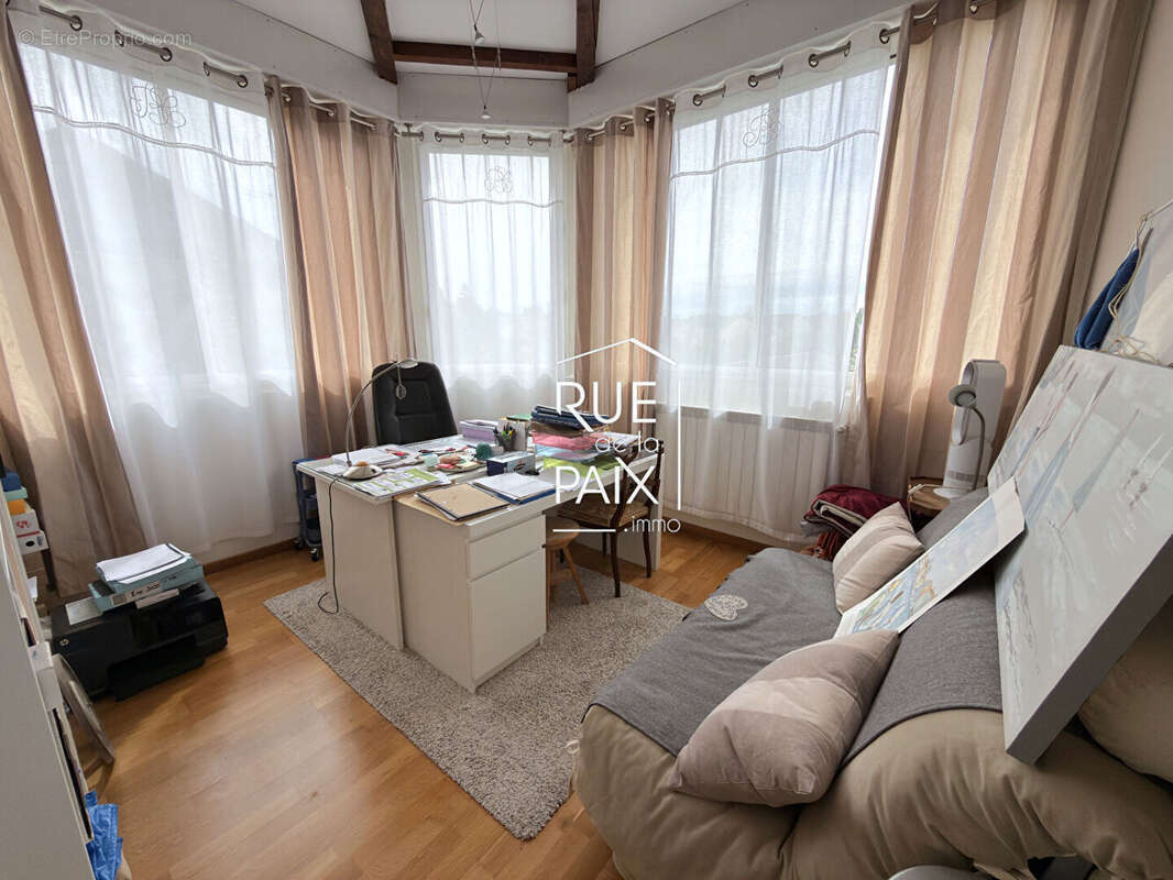 Maison Chatellerault 7 pièce(s) 229 m2 - photo 5