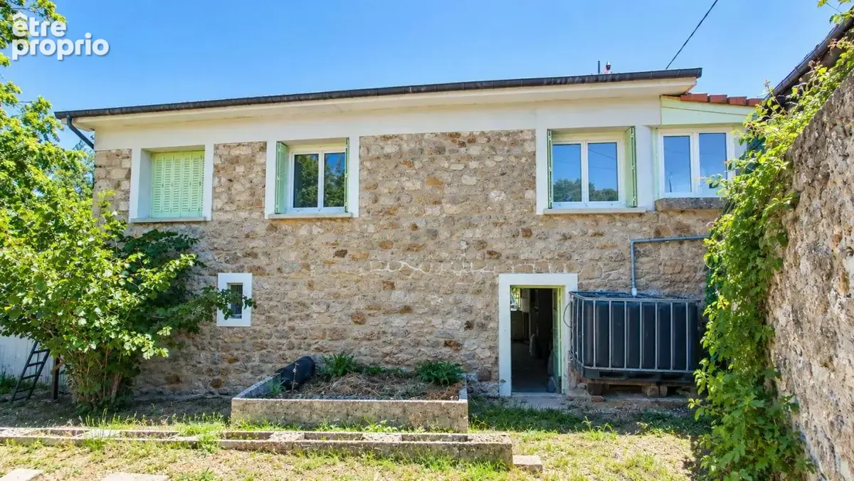 Maison À Vendre à LARGENTIÈRE – Avec terrasse, 3 chambres,  garage et grand atelier - photo 3