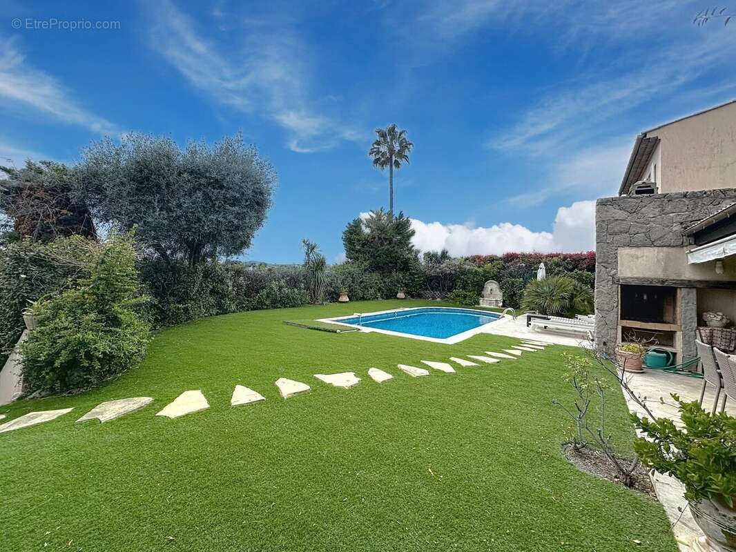 Maison à VILLENEUVE-LOUBET