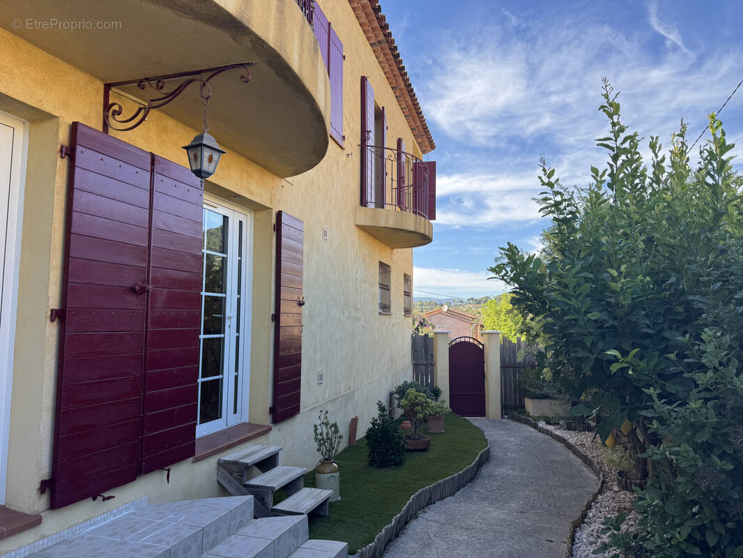 Maison à CARQUEIRANNE