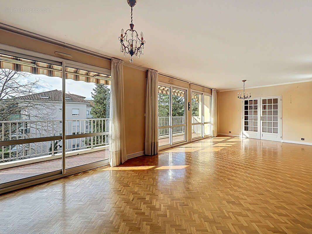 Appartement à LYON-5E