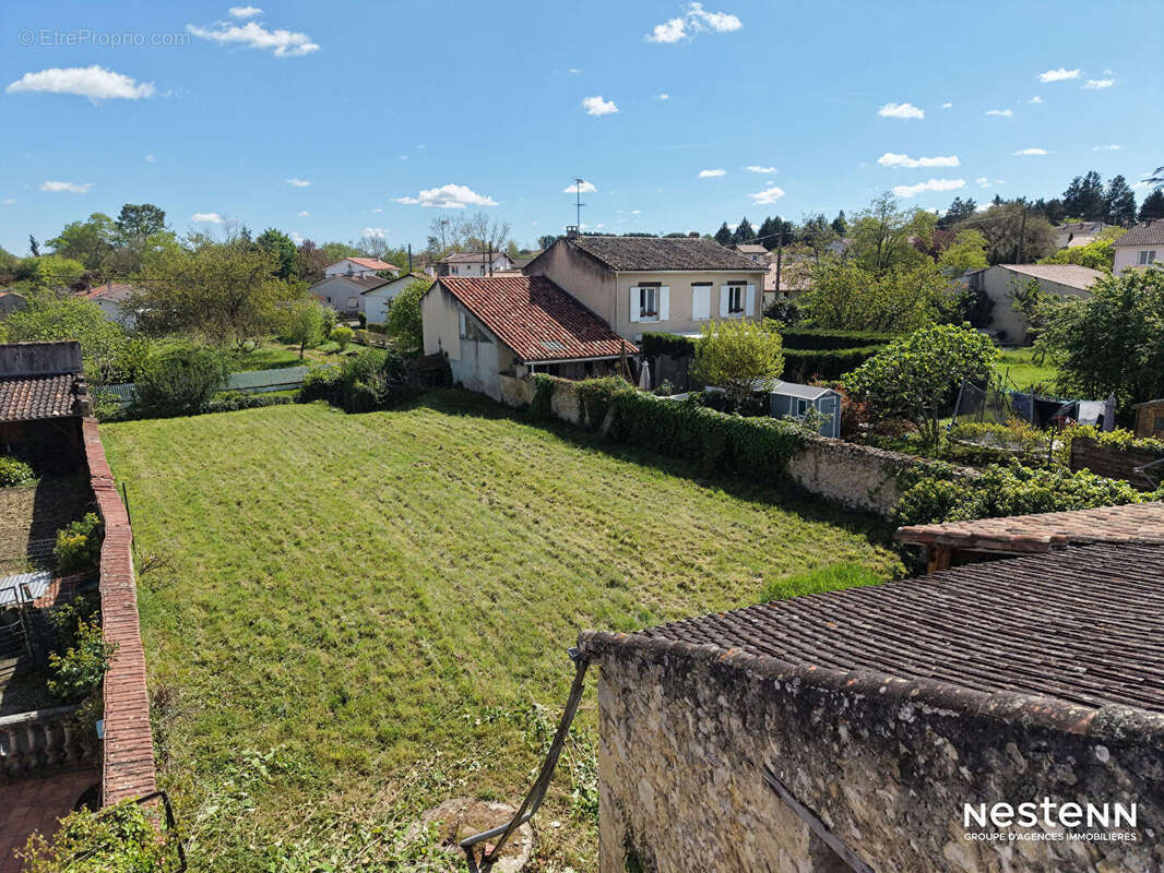 A Vendre Ensemble immobilier en pierre à rénover de 182 m² avec garage de 88 m² - photo 5