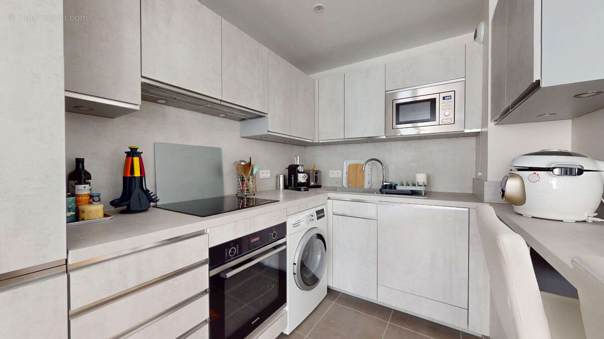 Appartement à PARIS-14E