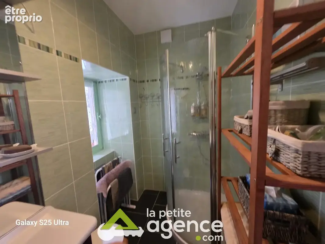 MEILLANT : Belle maison T4 édifiée sur 4129m2 de terrain clôturé et arboré avec deux garages - photo 6