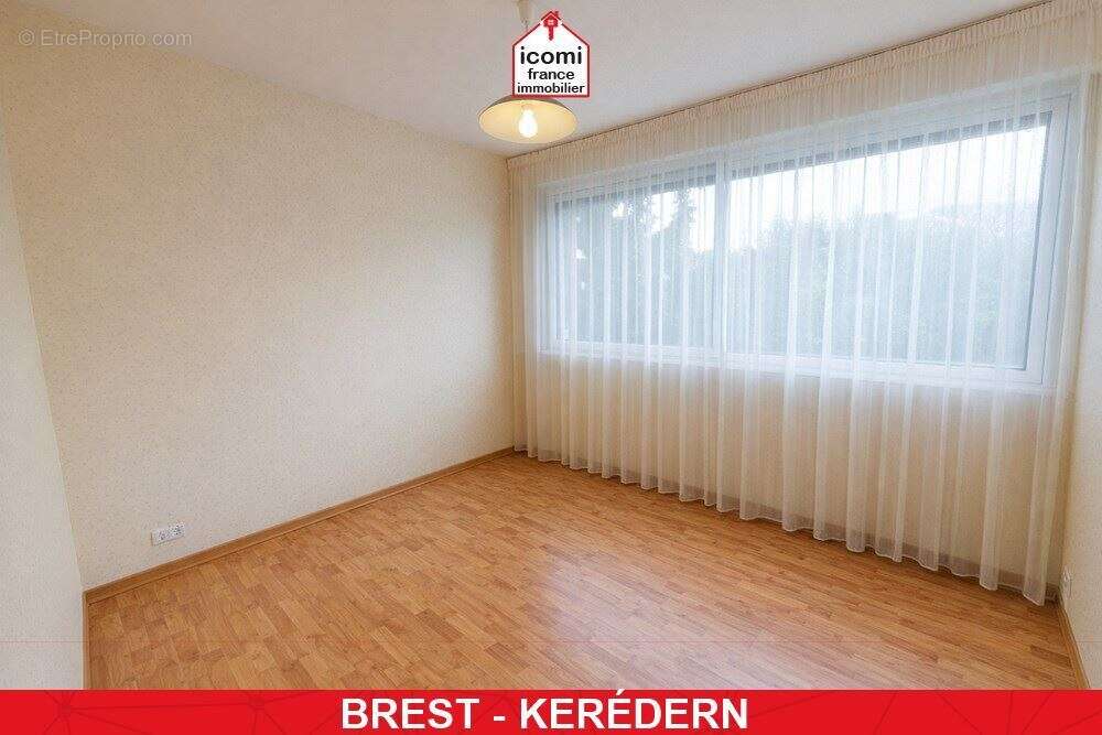 Finistere - brest (29200) - a vendre - appartement t6 - 4 chambres possible 5 - dalle beton - 2 balcons - beau potentiel - photo 10