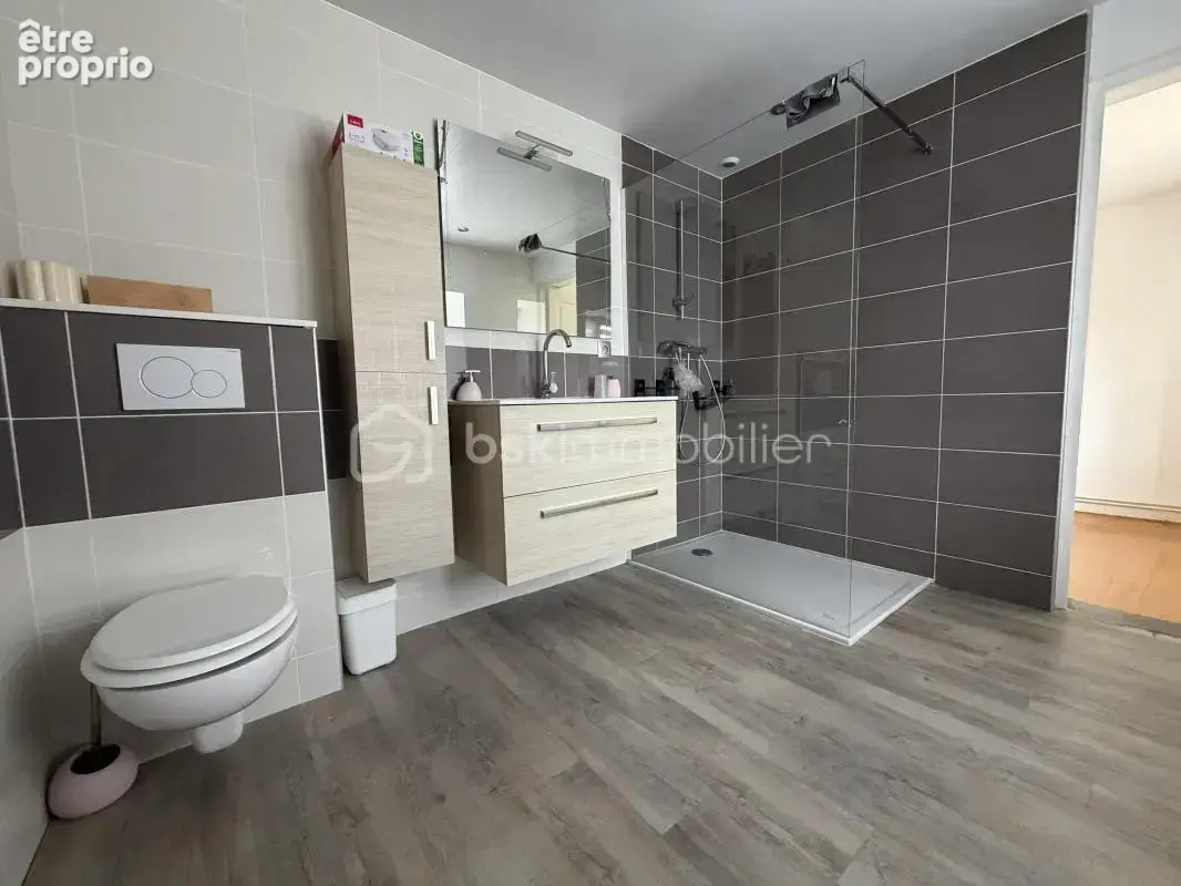 À VENDRE – Maison de caractère avec vaste terrain et installations équestres - photo 10