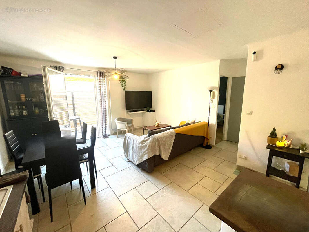 Maison à MORIERES-LES-AVIGNON