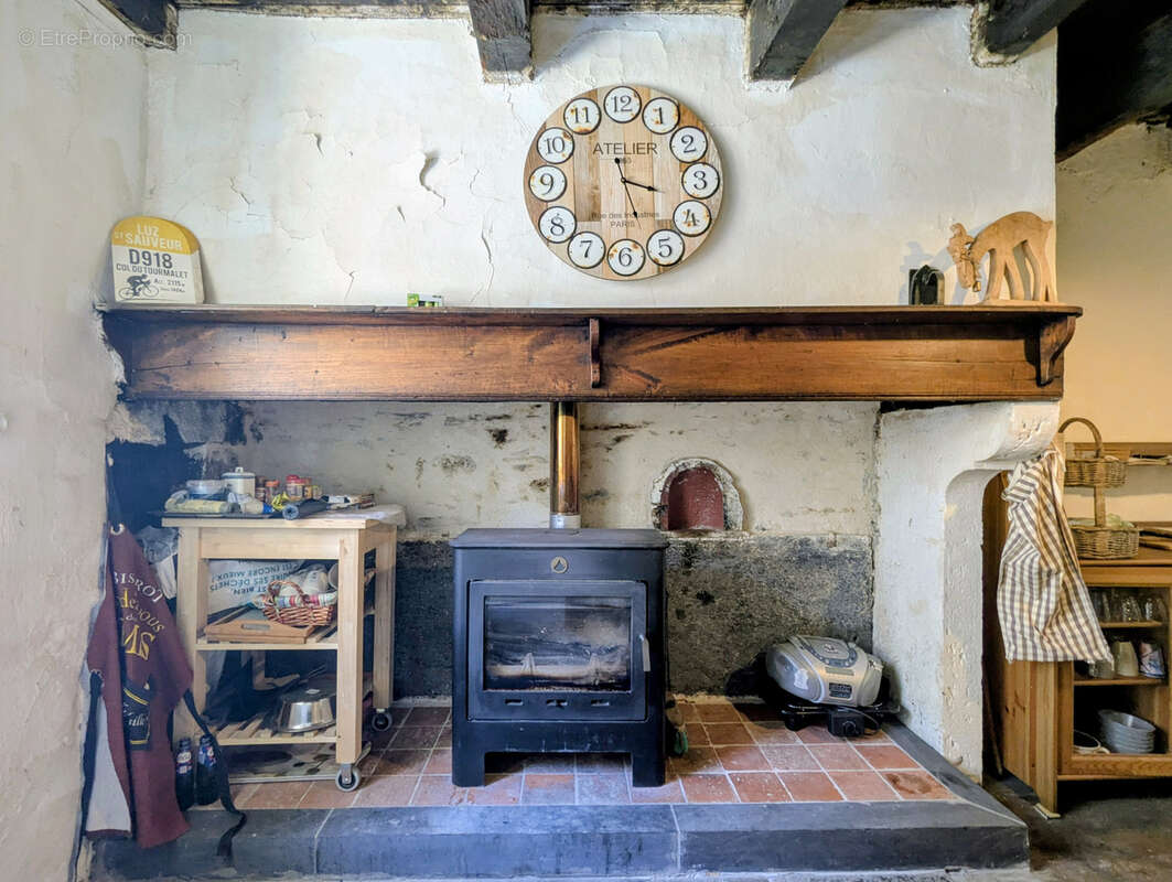 Charmante maison en pierre 2 chambres · Village perché du Pays Toy · Terrasse - photo 6