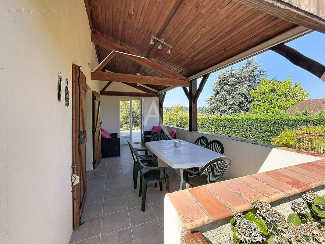 Maison plain pied de 229 m² avec 5 chambres, sous-sol complet, double garage et jardin clos à 3 minutes de Prayssac - photo 7