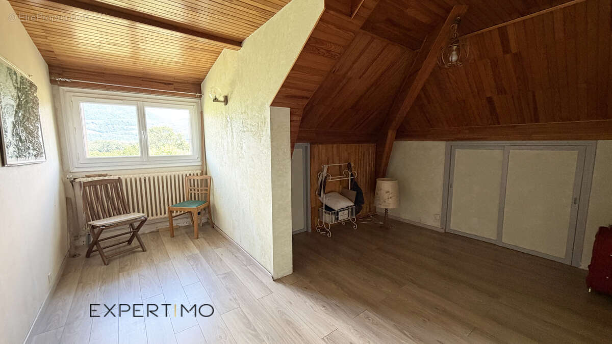 Maison à LA TERRASSE