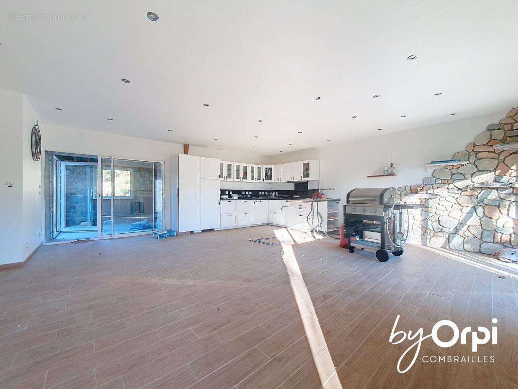 Maison à VERNEUGHEOL