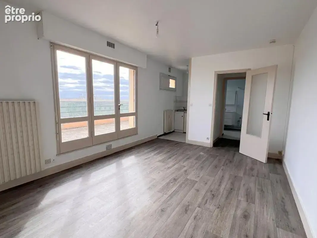 Appartement - Le Mans - BOLLEE - STUDIO avec Terrasse - 29 m² - photo 4