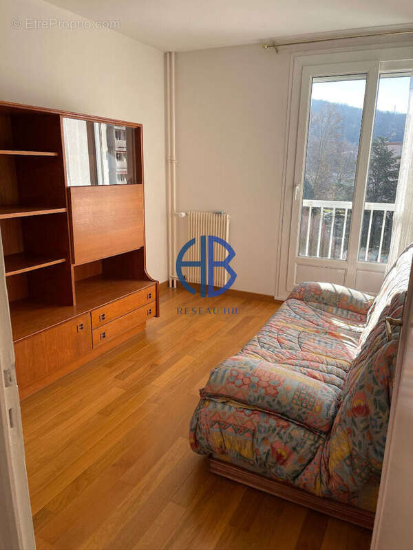 Appartement à SAINT-MARTIN-D'HERES