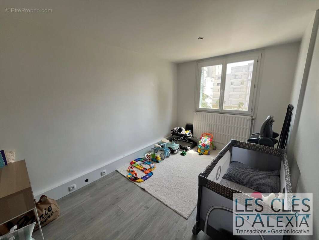 T3 – 61,60 m² – traversant est/ouest – place de stationnement – Vaulx-en-Velin - photo 8