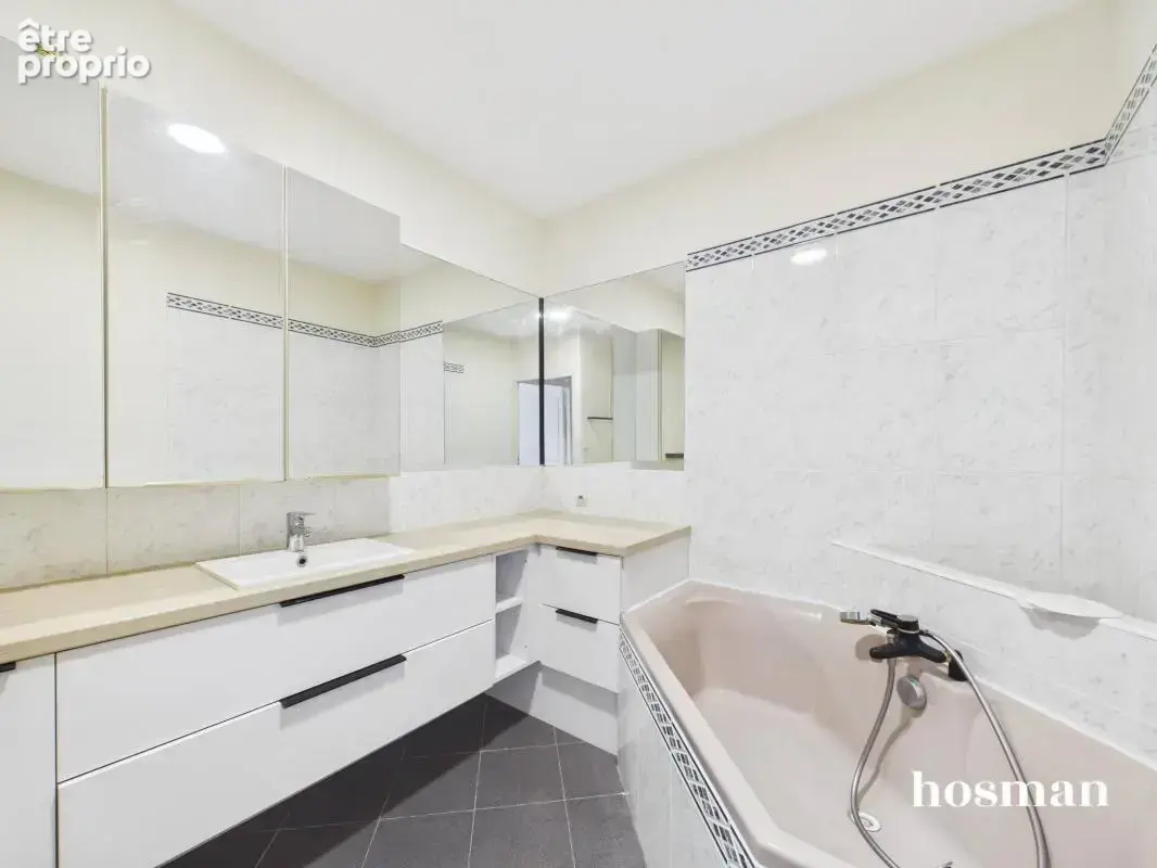 Appartement 5 pièces de 106 m² avec balcon et parking - Avenue Général de Gaulle, Caluire-et-Cuire - photo 10