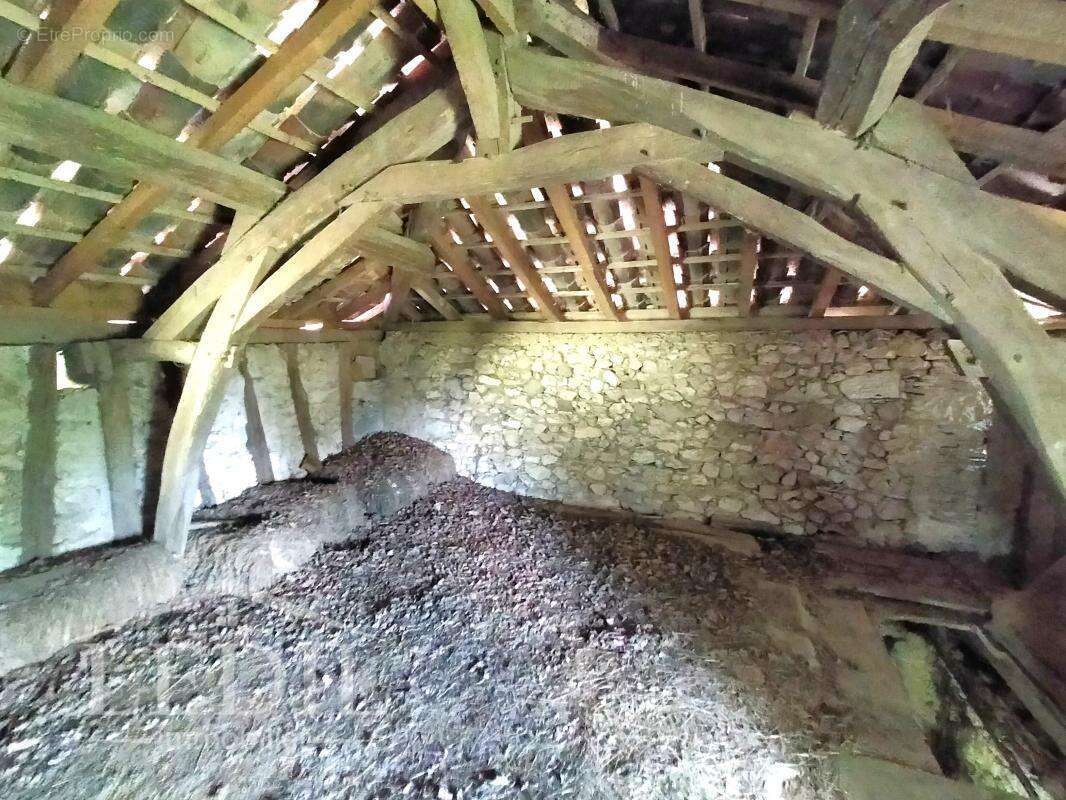 Maison à COURRENSAN