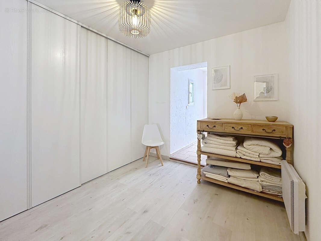 Maison à BAGNOLS-EN-FORET