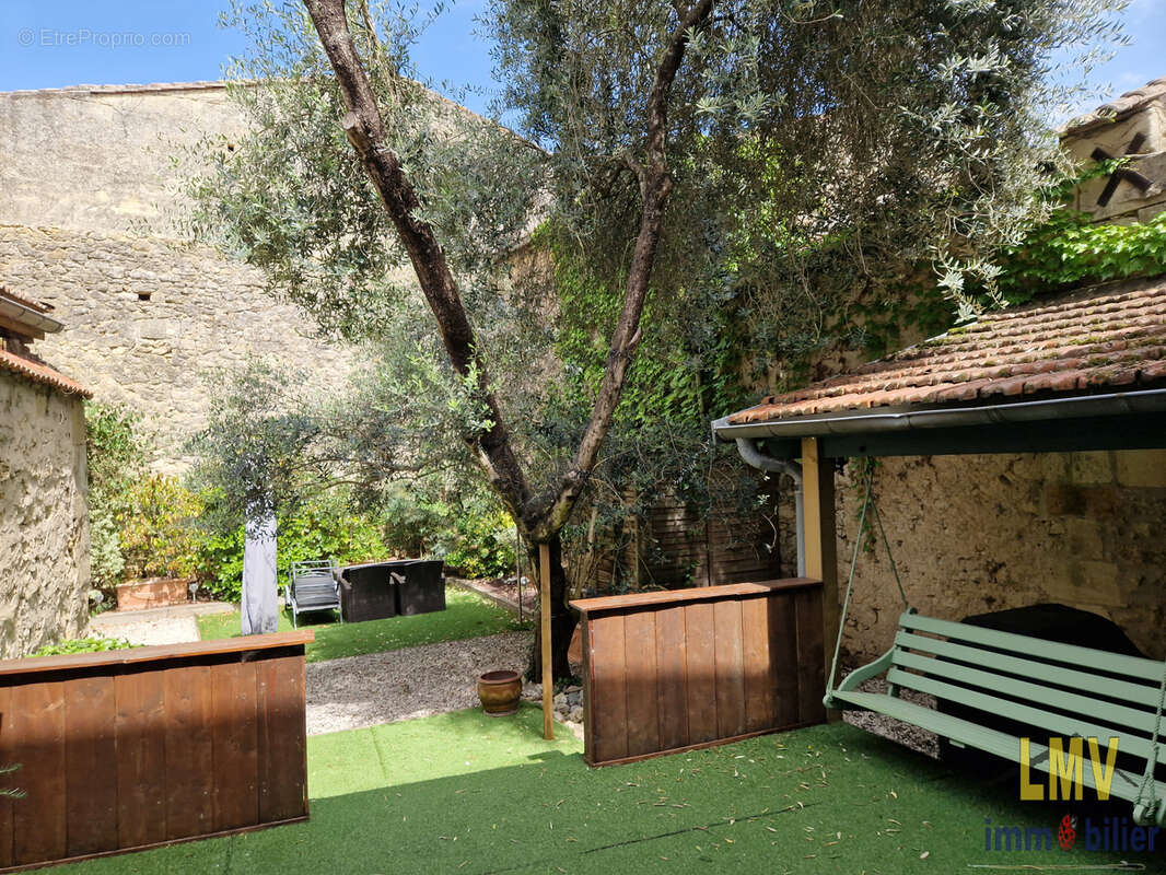 Maison à RAUZAN