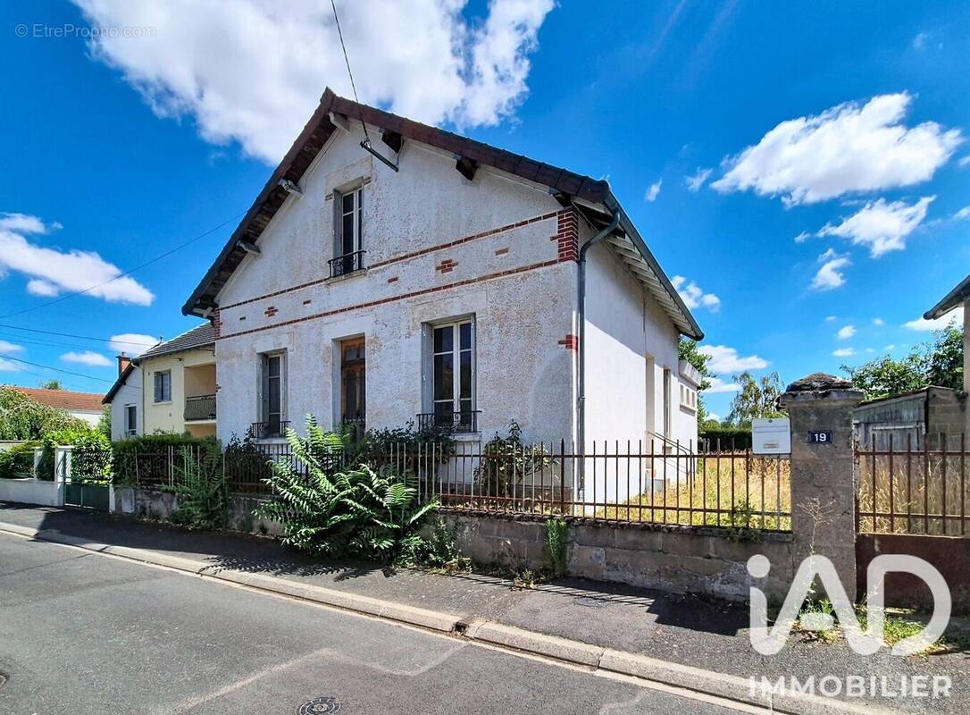 Photo 1 - Maison à YZEURE