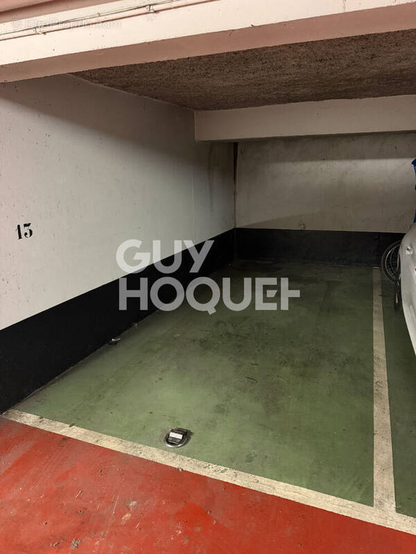 Parking à PARIS-12E
