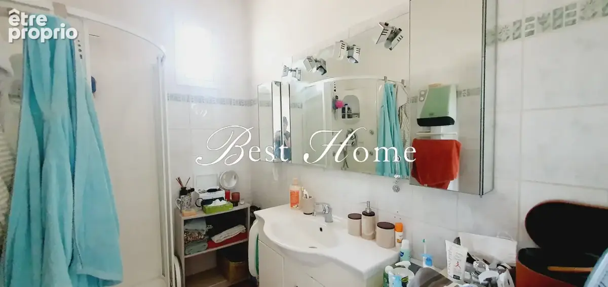 Exclusivité Best Home. Vente maison de ville, Nîmes, A vendre Quartier des Amoureux, 5 pièces, cour, terrasse - photo 5