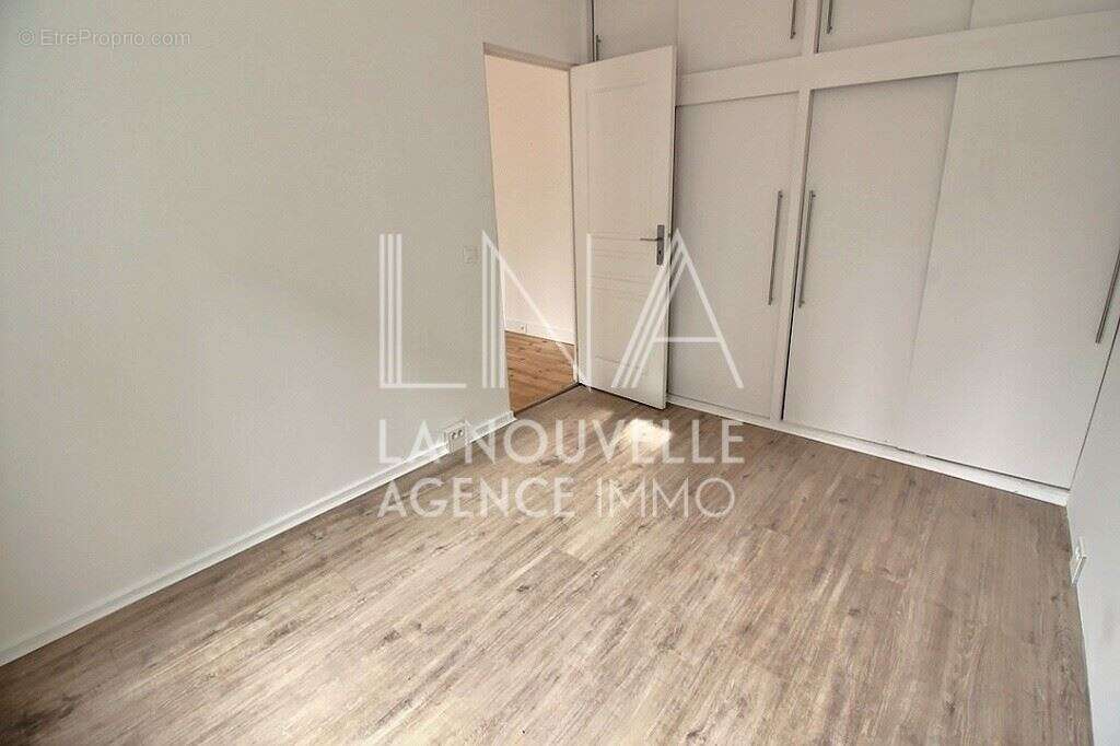 Appartement à LES LILAS