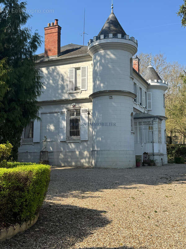 Maison à AUFFREVILLE-BRASSEUIL