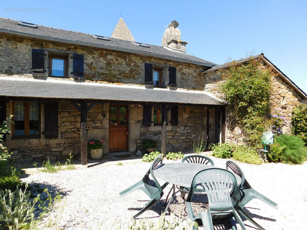 Maison à SAINT-JULIEN-LE-PELERIN