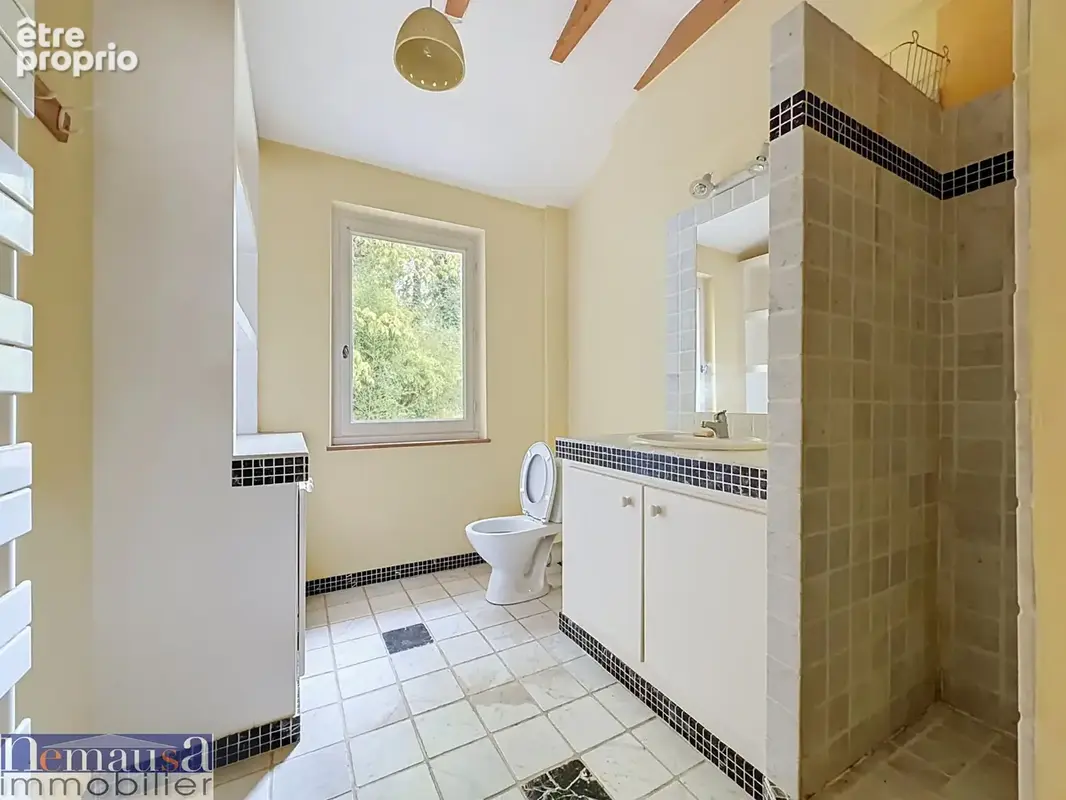 A vendre - nîmes   belle maison de plain-pied de 150 m2 avec piscine sur une parcelle de 2 100 m2 - photo 16