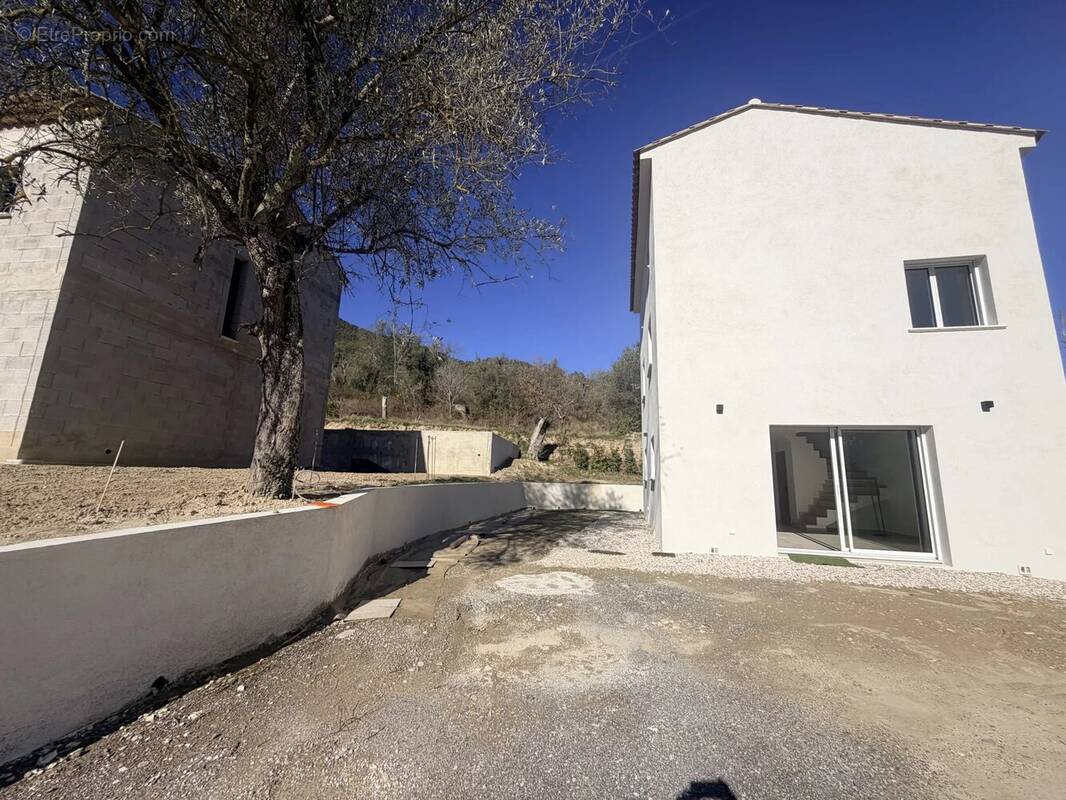 Maison à TOURRETTE-LEVENS