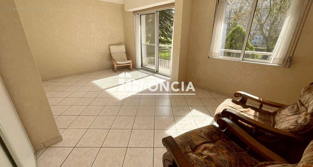 Appartement à FRESNES