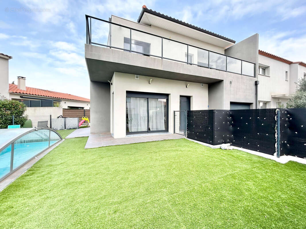 Maison à SAINT-ESTEVE