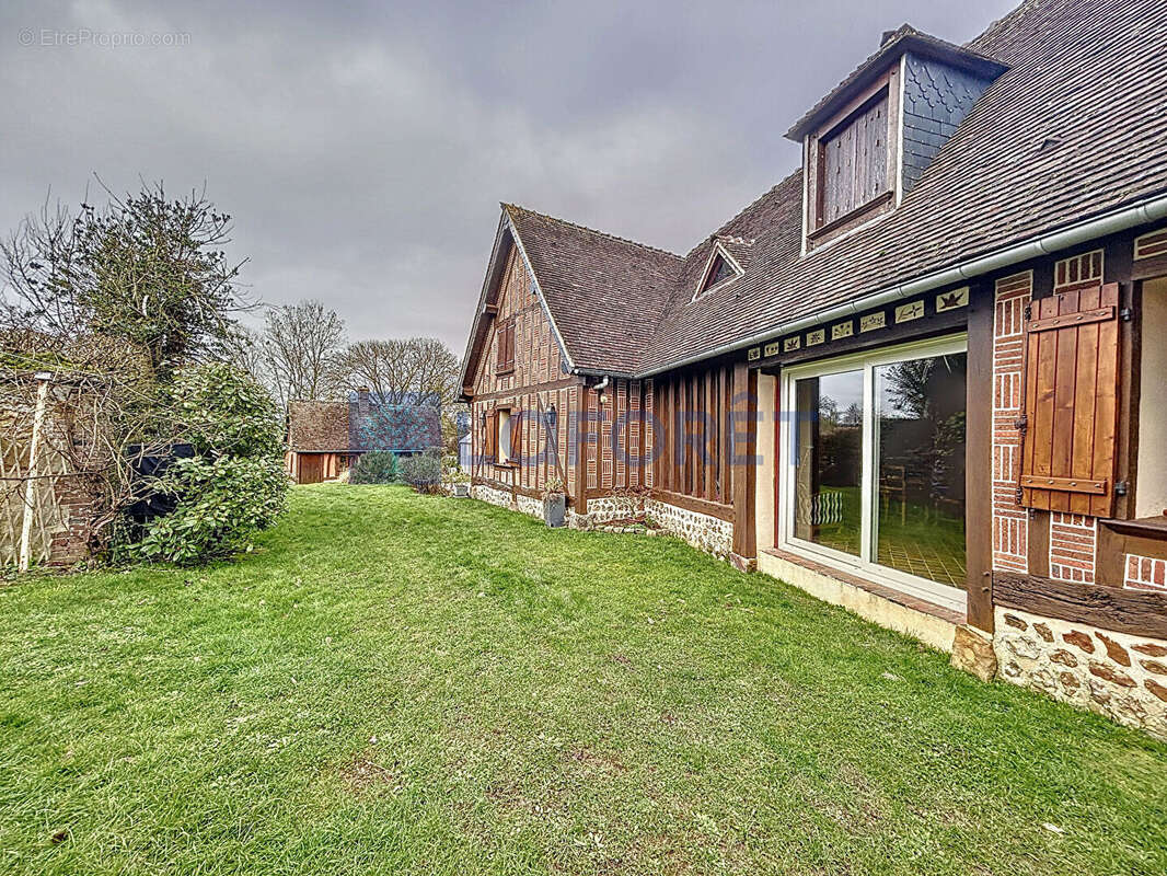 Maison à SAINT-OUEN-D'ATTEZ