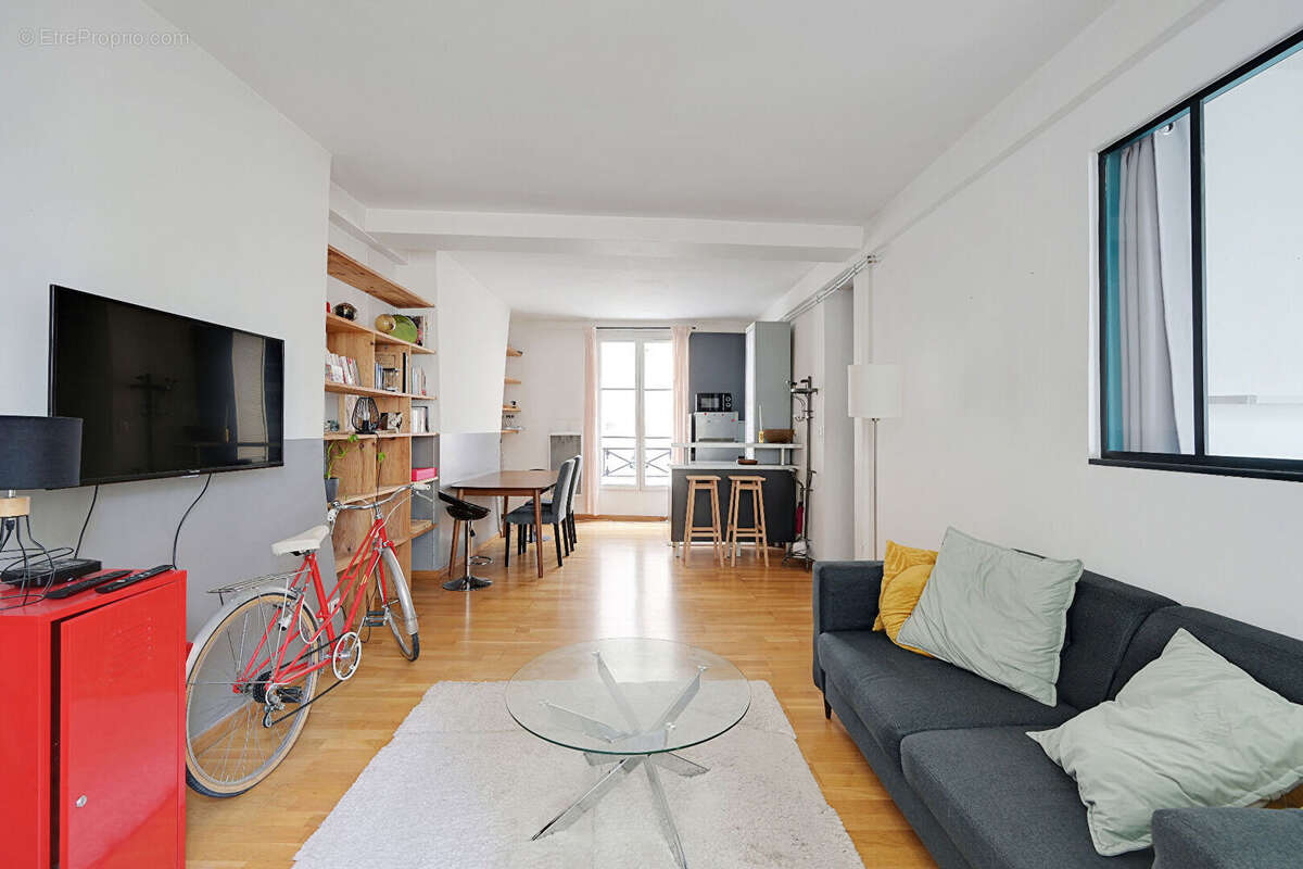 Appartement à PARIS-10E