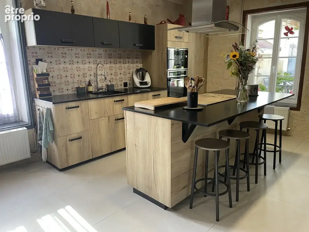 Salignac magnifique propriete 5 chambres 2 garages atelier piscine chauffee 276 m2 habitables jardin de 1300 m - photo 4