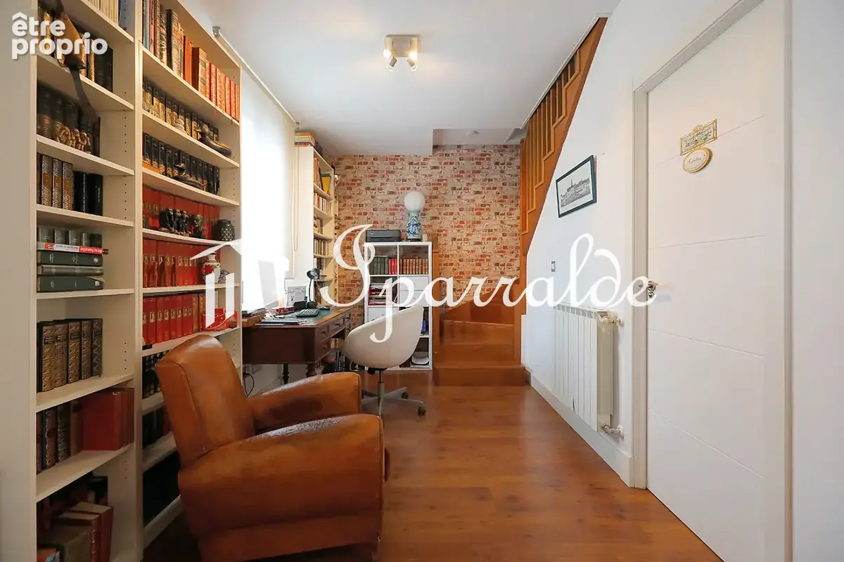 Superbe Maison de type T5 CENTRE VILLE tout à pied à HENDAYE 64700 - photo 18