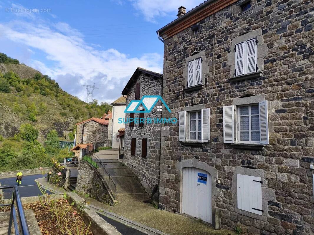 Maison à MONISTROL-D&#039;ALLIER