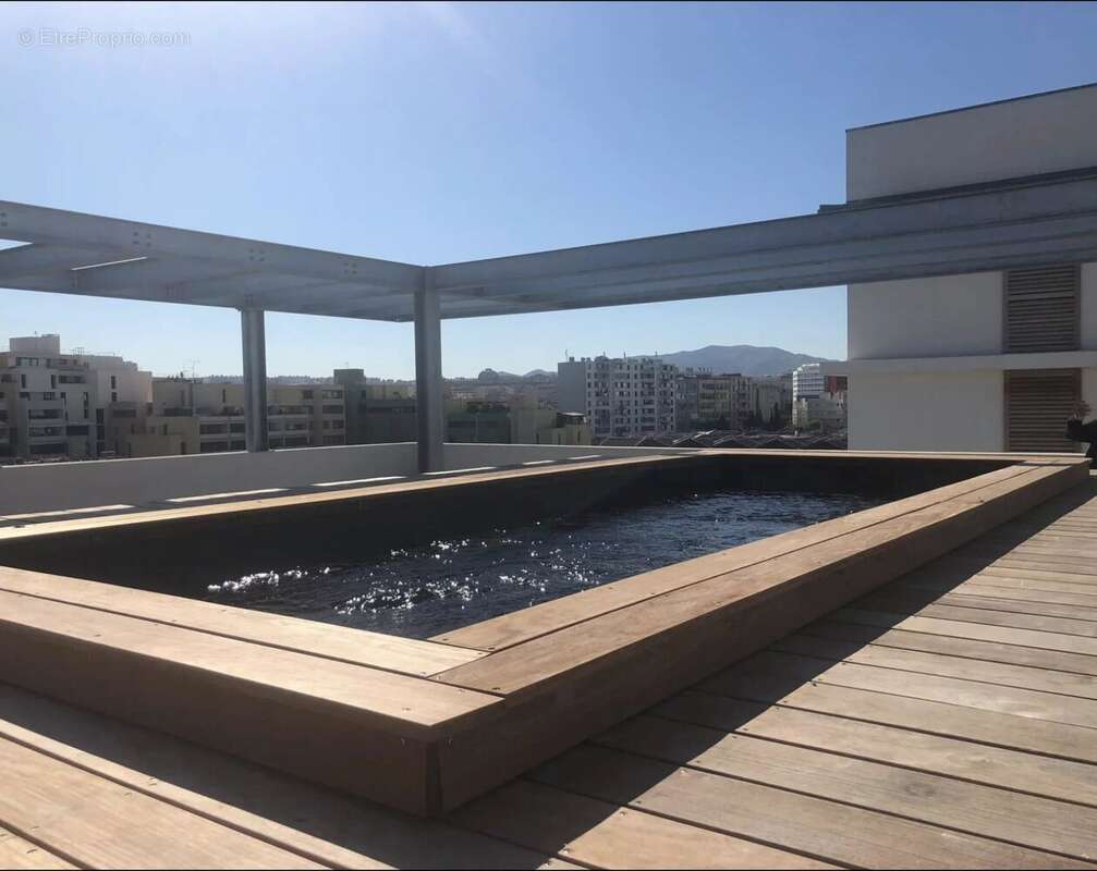 Appartement à MARSEILLE-3E