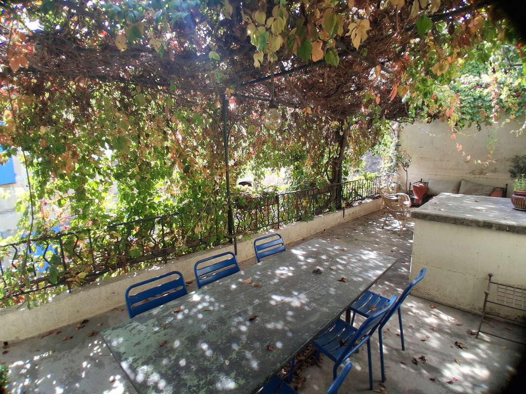 Maison à FONTVIEILLE