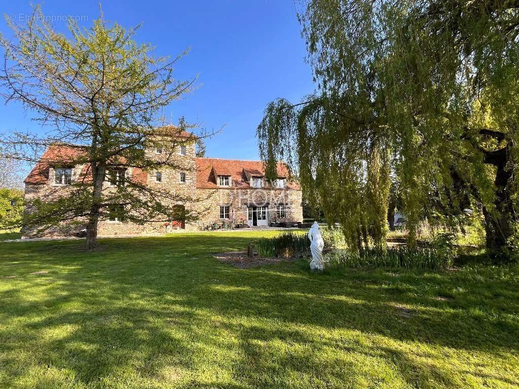Maison à LE PLESSIS-FEU-AUSSOUX