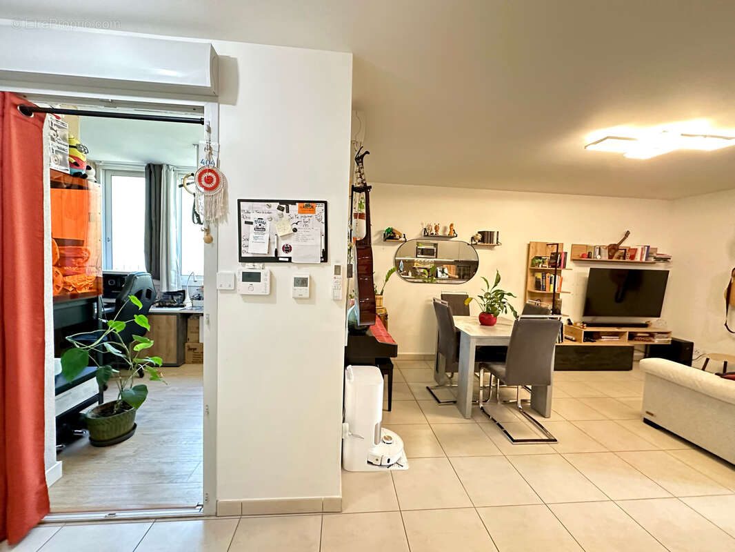 Appartement à GATTIERES