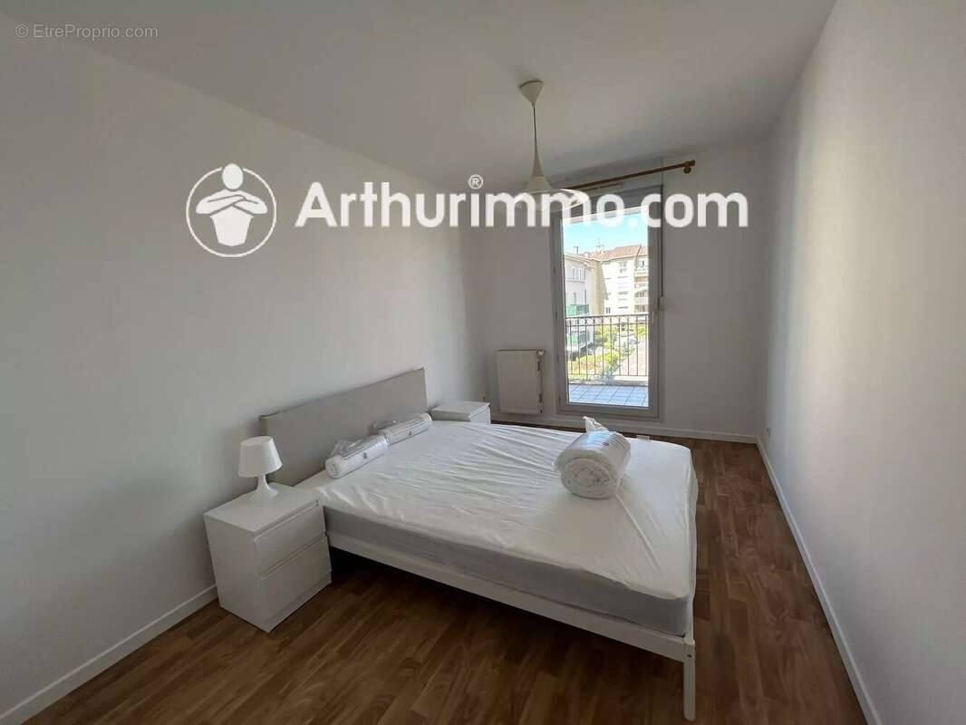Appartement à DECINES-CHARPIEU