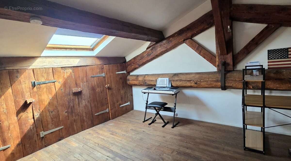 Sète  proche des quais  bel appartement de caractère de 133 m² - photo 4