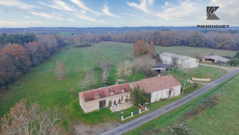 Maison à MONTAZEAU
