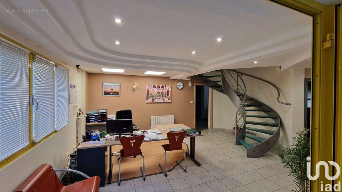 Photo 7 - Commerce à BUHL