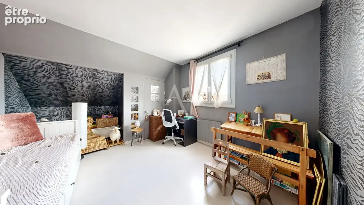 A vendre à Vauréal belle et grande maison familiale de 7 pièces sur terrain de 471 m2 - photo 14