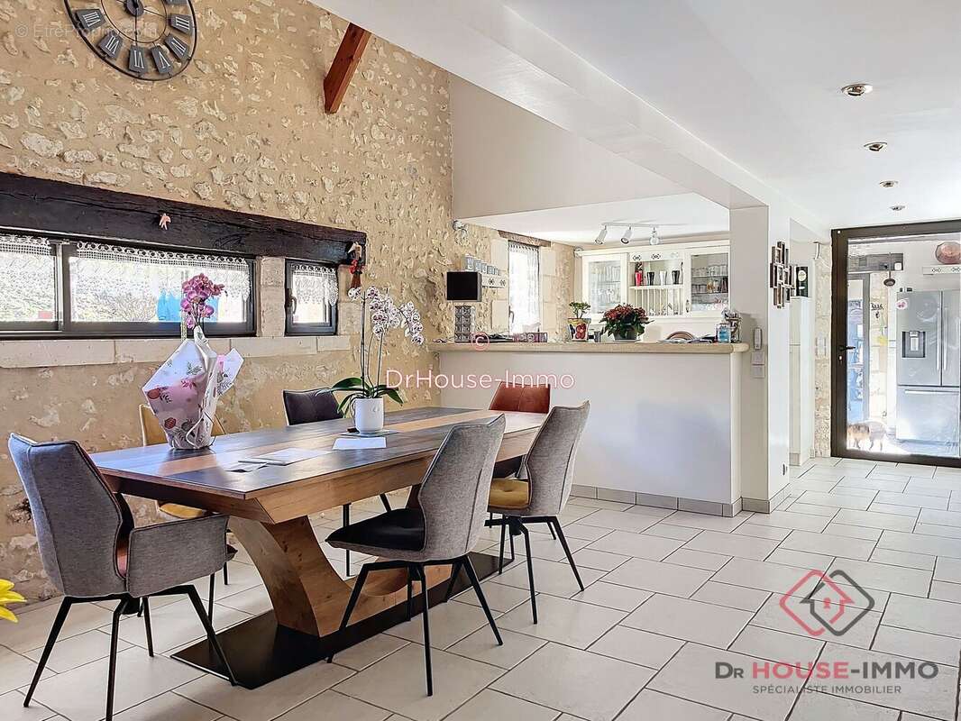 Maison à SAINT-ASTIER