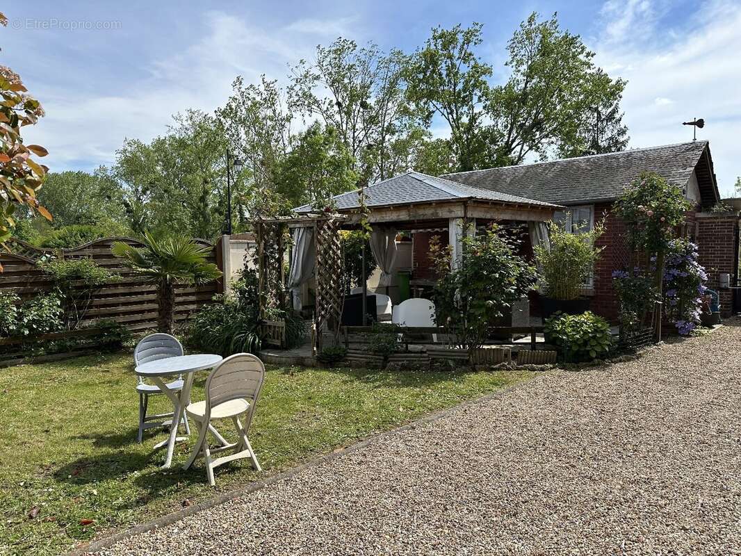 Maison à CROISY-SUR-EURE