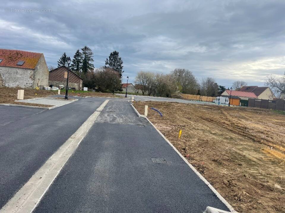 Terrain à MAROLLES-SUR-SEINE