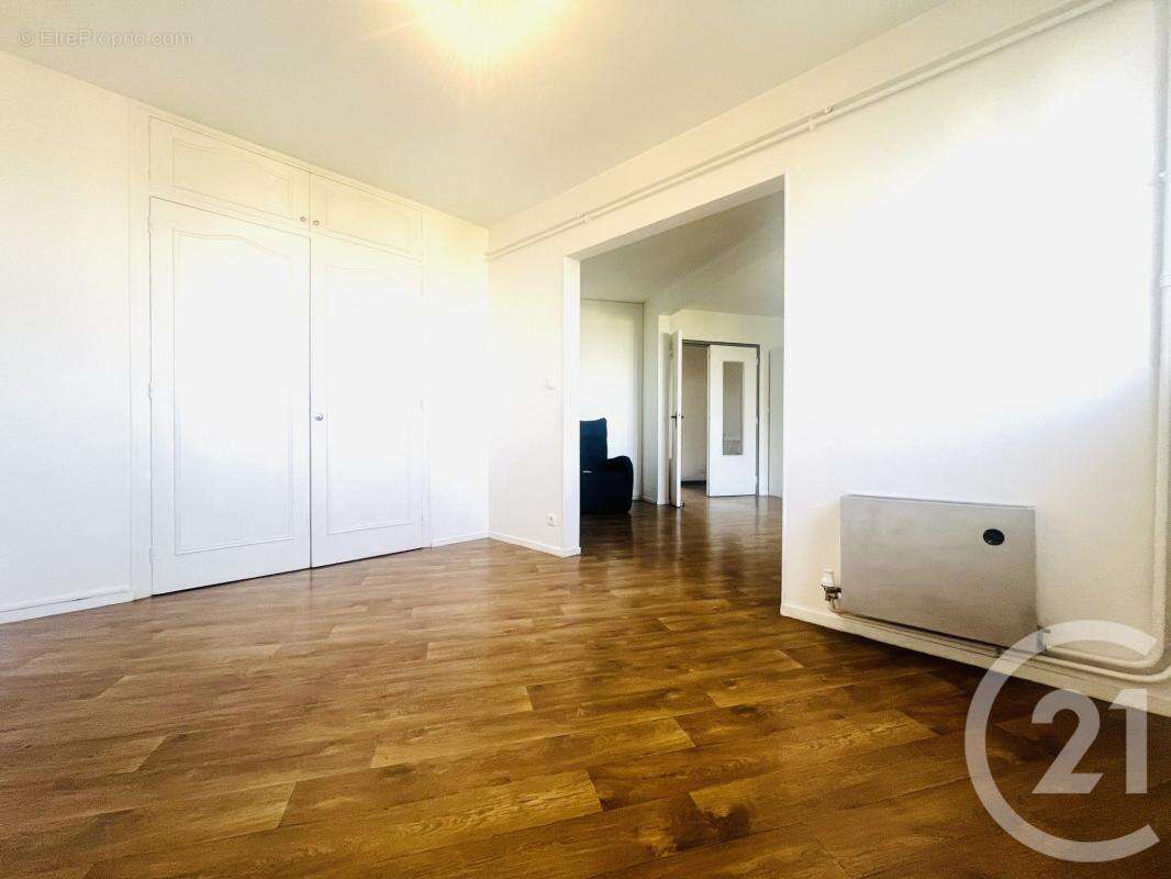 Appartement 107 m² à Limoges  - photo 6